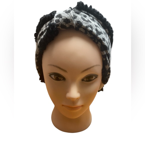 New Cuddl Duds Soft Knit With Sherpa
Women's Bow Headband - Picture 4 of 6